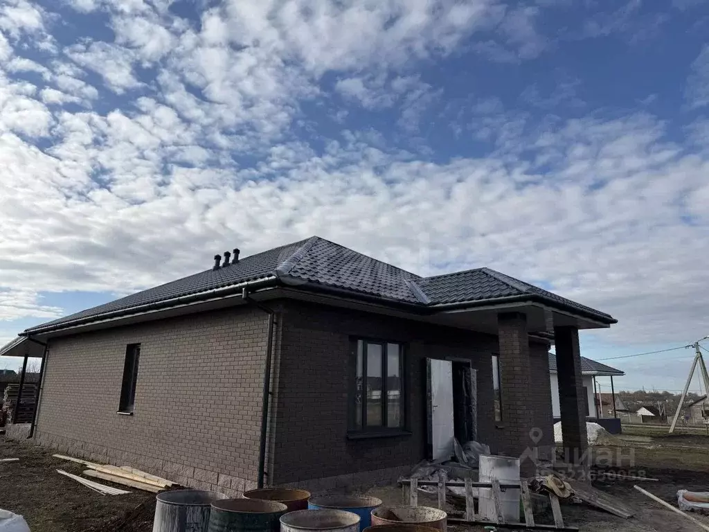 Дом в Белгородская область, Белгородский район, с. Стрелецкое ул. ... - Фото 1