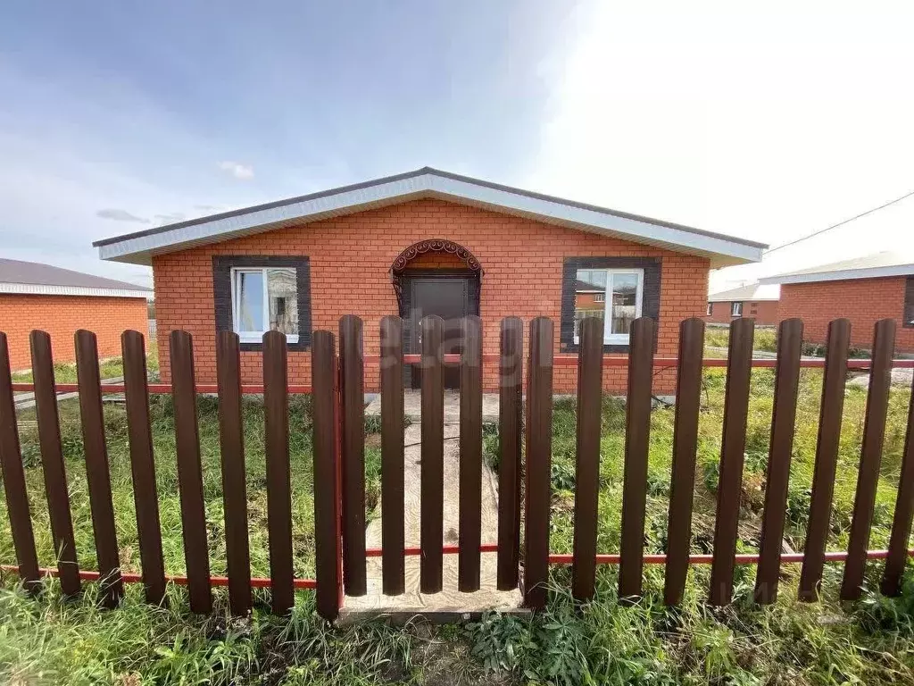 Дом в Башкортостан, Уфимский район, Таптыковский сельсовет, д. ... - Фото 0