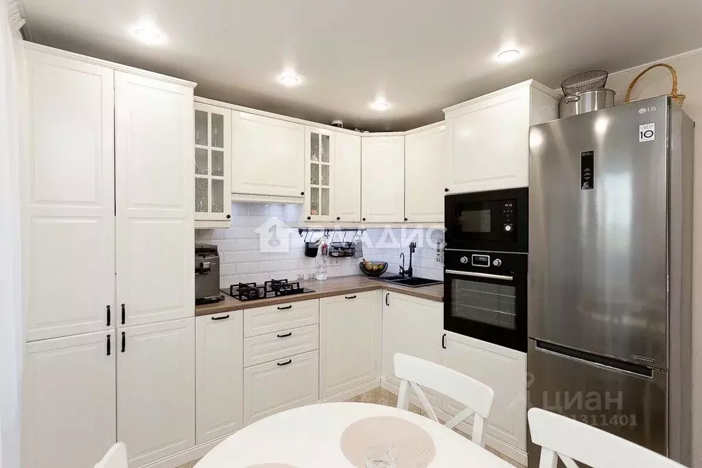 2-к кв. Владимирская область, Владимир ул. Всесвятская, 10 (56.8 м) - Фото 0