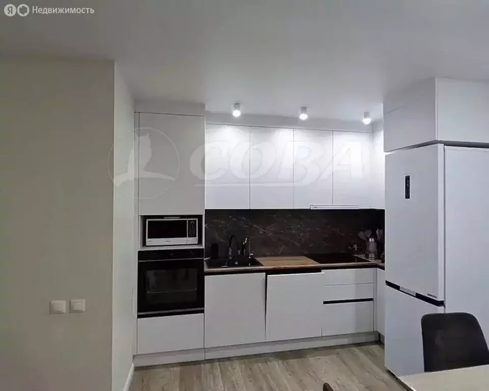 3-комнатная квартира: Тюмень, Харьковская улица, 76 (56 м) - Фото 1