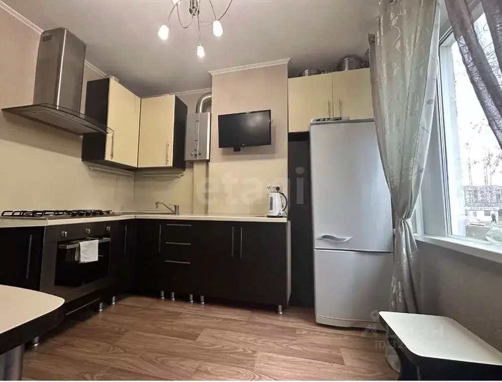 2-к кв. Челябинская область, Чебаркуль Электростальская ул., 32А (49.9 ... - Фото 2