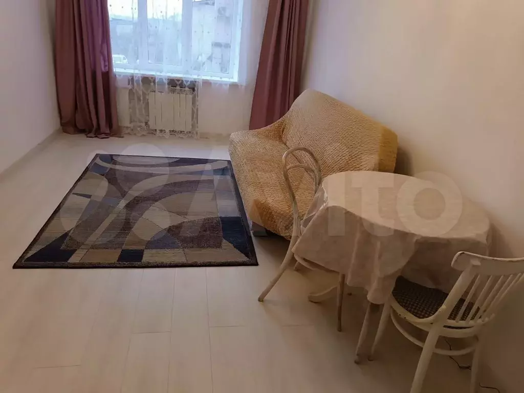 Комната 17 м в 4-к., 2/4 эт. - Фото 0