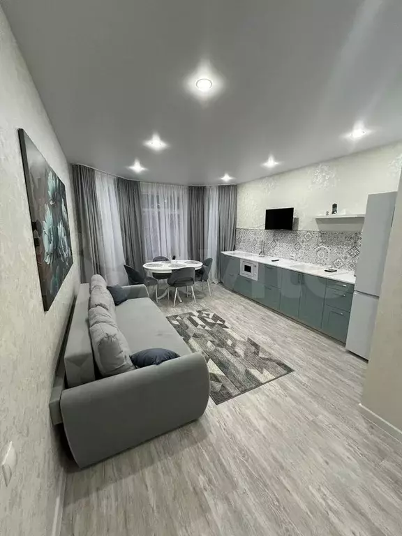 3-к. квартира, 70 м, 3/6 эт. - Фото 0