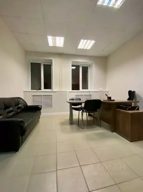 Помещение свободного назначения в Калужская область, Калуга ул. ... - Фото 1