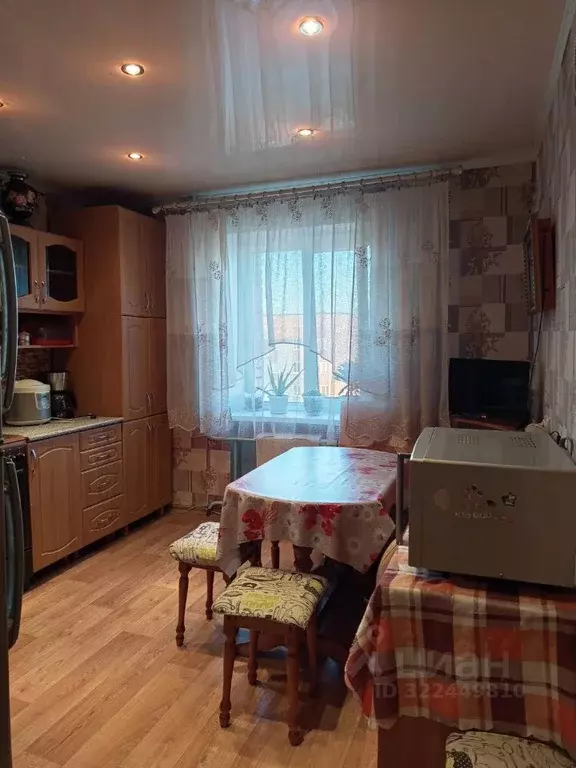 2-к кв. Вологодская область, Череповец ул. Краснодонцев, 22 (47.0 м) - Фото 0