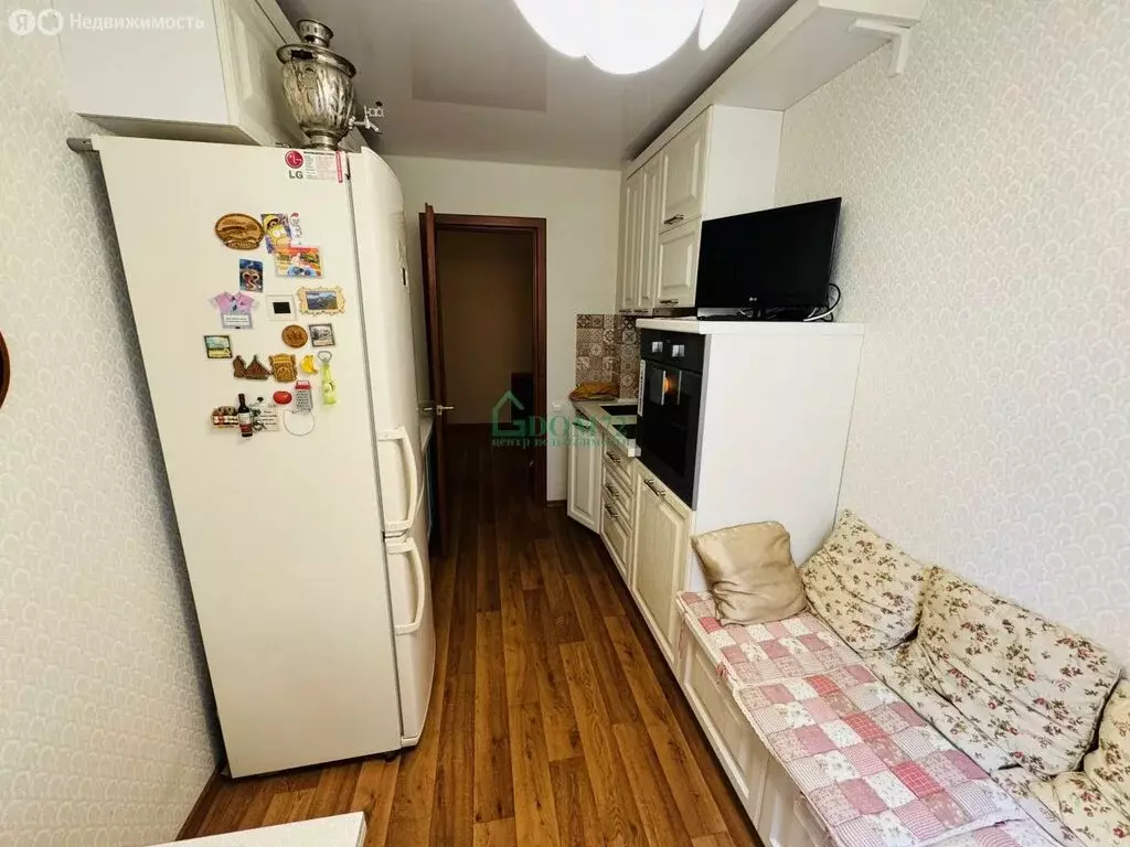 2-комнатная квартира: Тюмень, улица Ватутина, 18 (51 м) - Фото 1