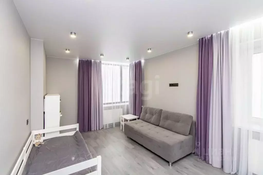 3-к кв. Тюменская область, Тюмень ул. Мельникайте, 30к3 (85.0 м) - Фото 1