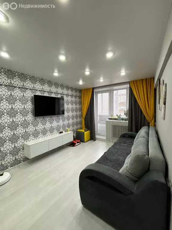 2-комнатная квартира: Киров, улица Большева, 11 (45 м) - Фото 0
