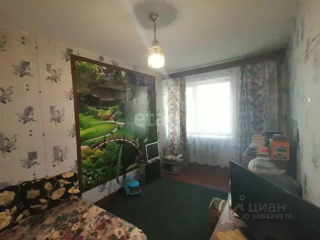 4-к кв. Псковская область, Остров Авиационная ул., 5 (73.4 м) - Фото 0