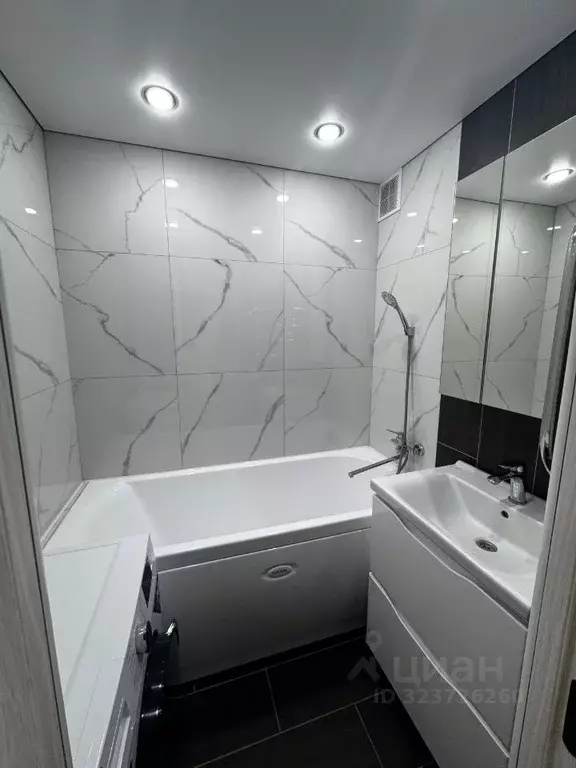 2-к кв. Белгородская область, Старый Оскол Восточный мкр, 14 (54.0 м) - Фото 2