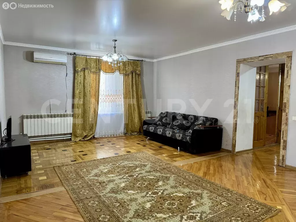 3-комнатная квартира: Махачкала, улица Магомета Гаджиева, 170Е (95 м) - Фото 1