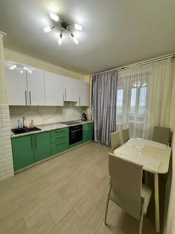3-к. квартира, 90 м, 9/27 эт. - Фото 0