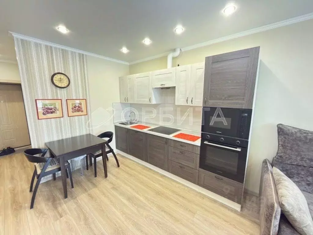 1-к кв. Тюменская область, Тюмень Комбинатская ул., 54к2 (45.0 м) - Фото 0