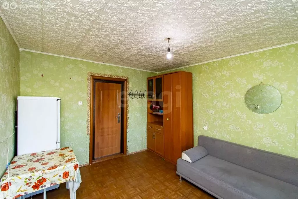 1-комнатная квартира: Тюмень, улица Мельникайте, 44А (13 м) - Фото 1