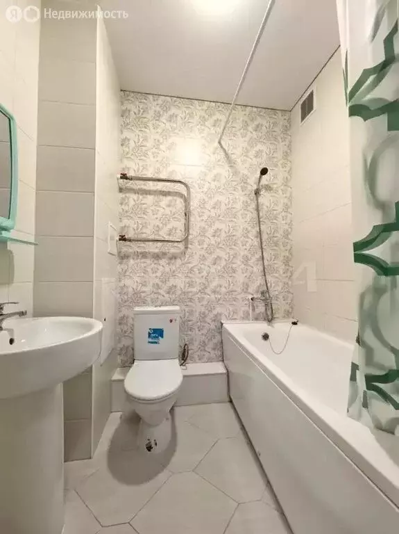 Квартира-студия: Тюмень, улица Василия Подшибякина, 21 (22.4 м) - Фото 1