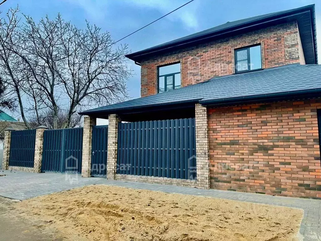 Дом в Волгоградская область, Волжский ул. Волжская (132 м) - Фото 1