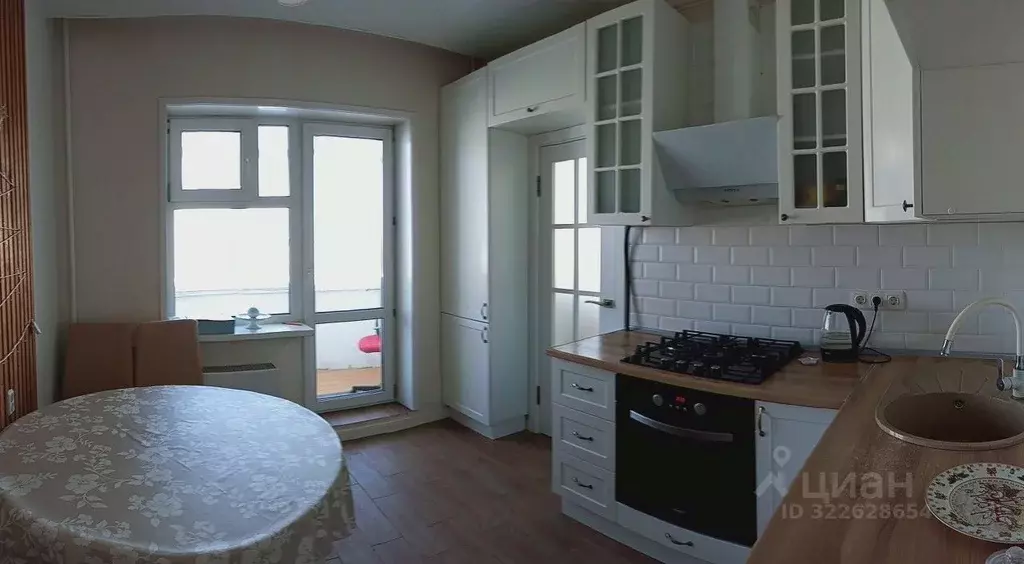 2-к кв. Саха (Якутия), Якутск ул. Лермонтова, 100/2 (58.0 м) - Фото 0