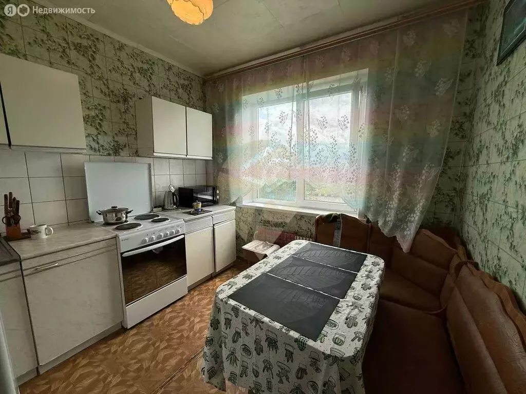 3-комнатная квартира: Старый Оскол, микрорайон Юбилейный, 3 (63.2 м) - Фото 1
