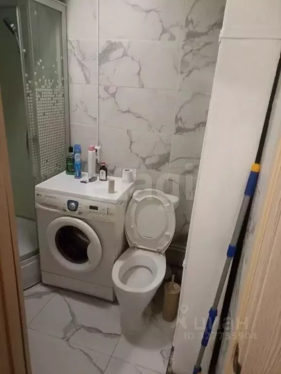 Комната Ямало-Ненецкий АО, Новый Уренгой ул. Геологоразведчиков, 2Б ... - Фото 1