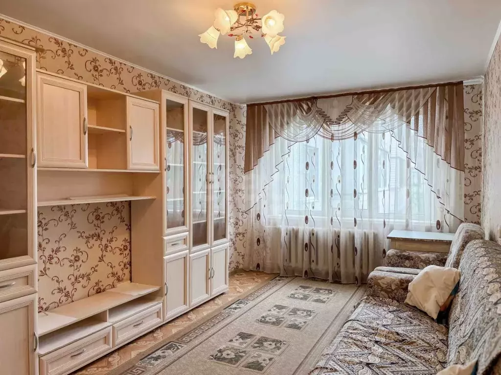 3-к кв. Псковская область, Псков Печорская ул., 1 (64.8 м) - Фото 1