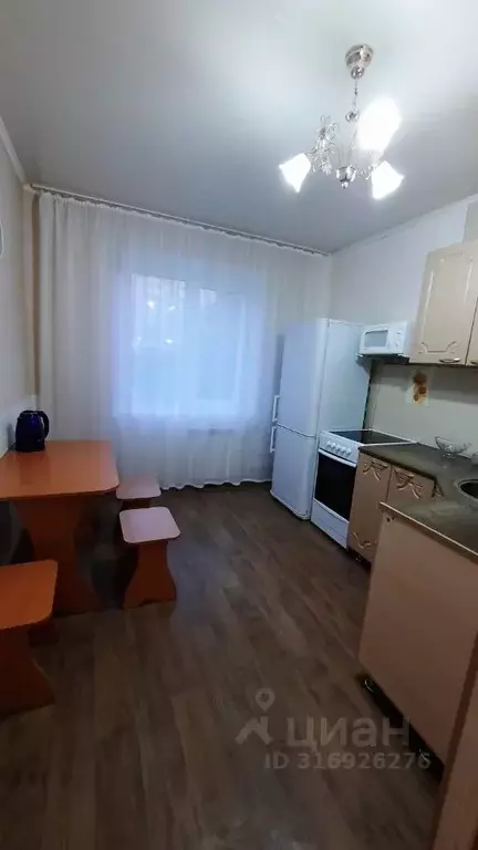 3-к кв. Иркутская область, Усть-Илимск ул. 40 лет Победы, 3 (65.0 м) - Фото 0