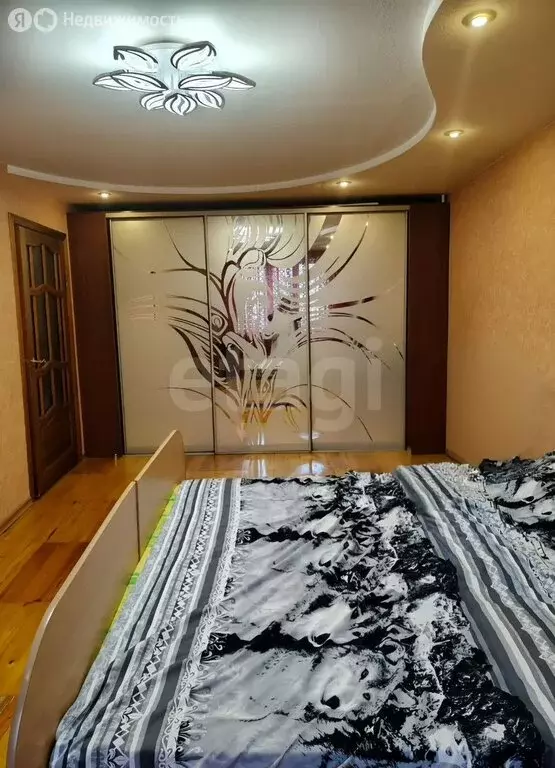 3-комнатная квартира: Йошкар-Ола, улица Зарубина, 43 (71 м) - Фото 1