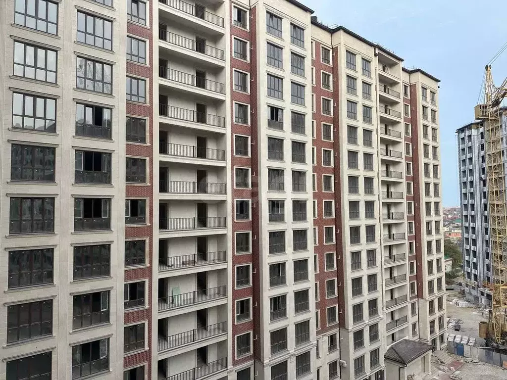 2-к кв. Дагестан, Махачкала ул. Газпромная, 15к8 (80.0 м) - Фото 1