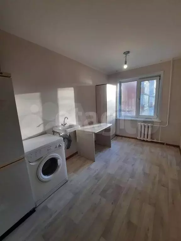 Комната 9,3 м в 1-к., 2/5 эт. - Фото 0