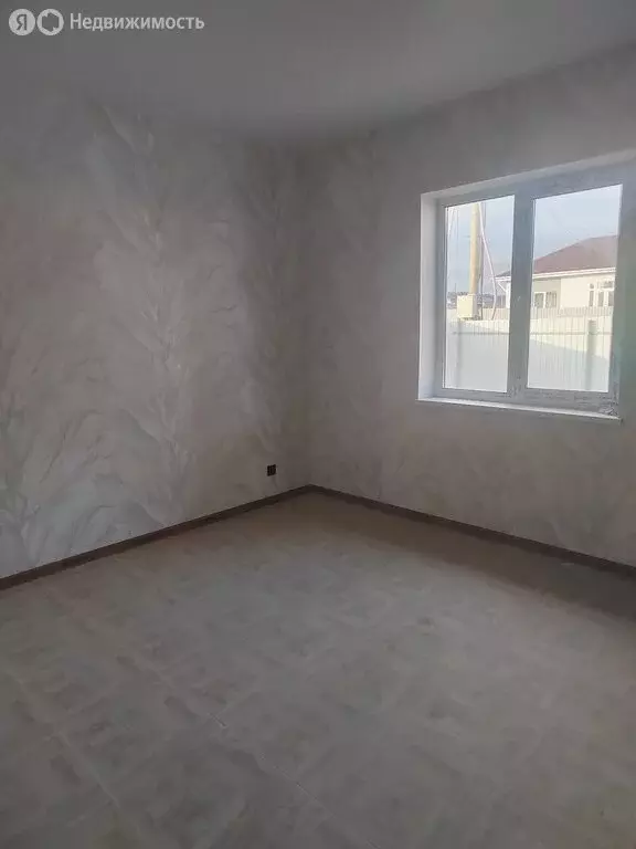 Дом в посёлок Бобровский, улица Краснодеревцев (100 м) - Фото 2