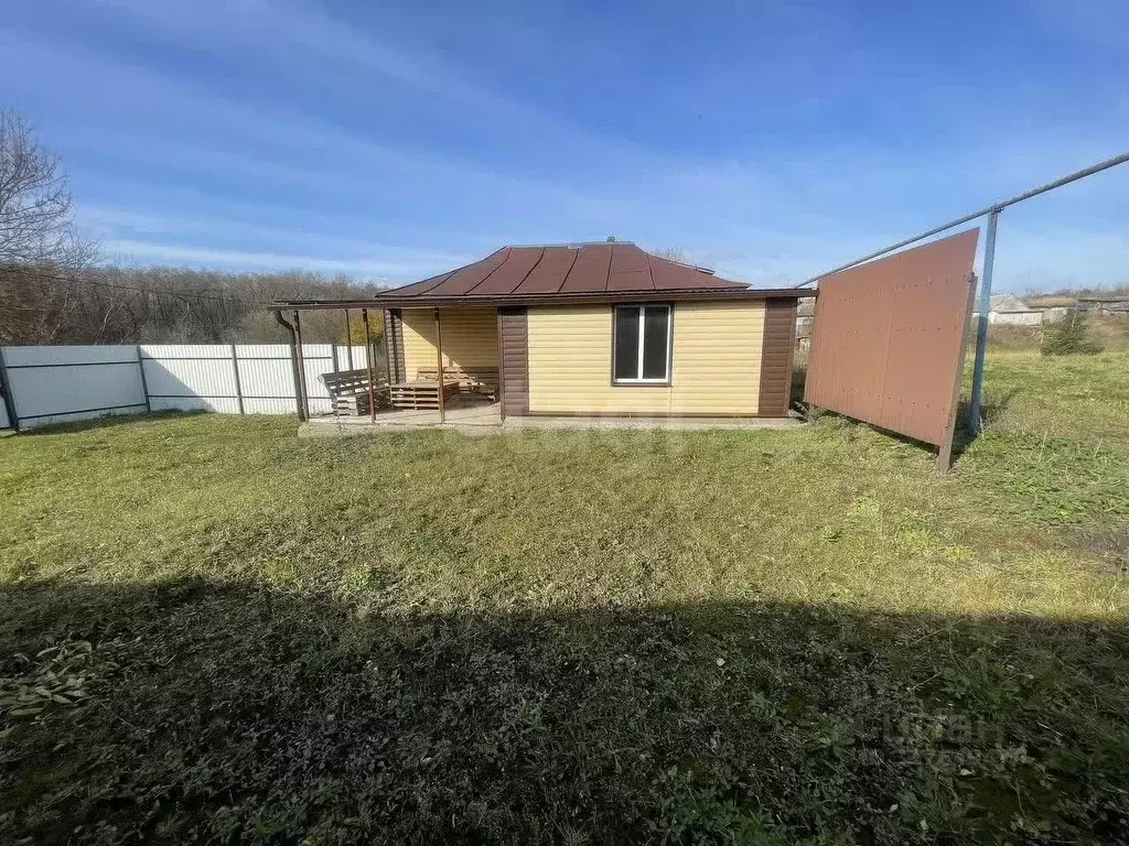 Дом в Курская область, Курский район, Полевской сельсовет, д. ... - Фото 1