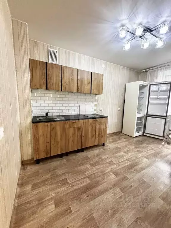 3-к кв. Красноярский край, Красноярск ул. Шахтеров, 8 (90.0 м) - Фото 1