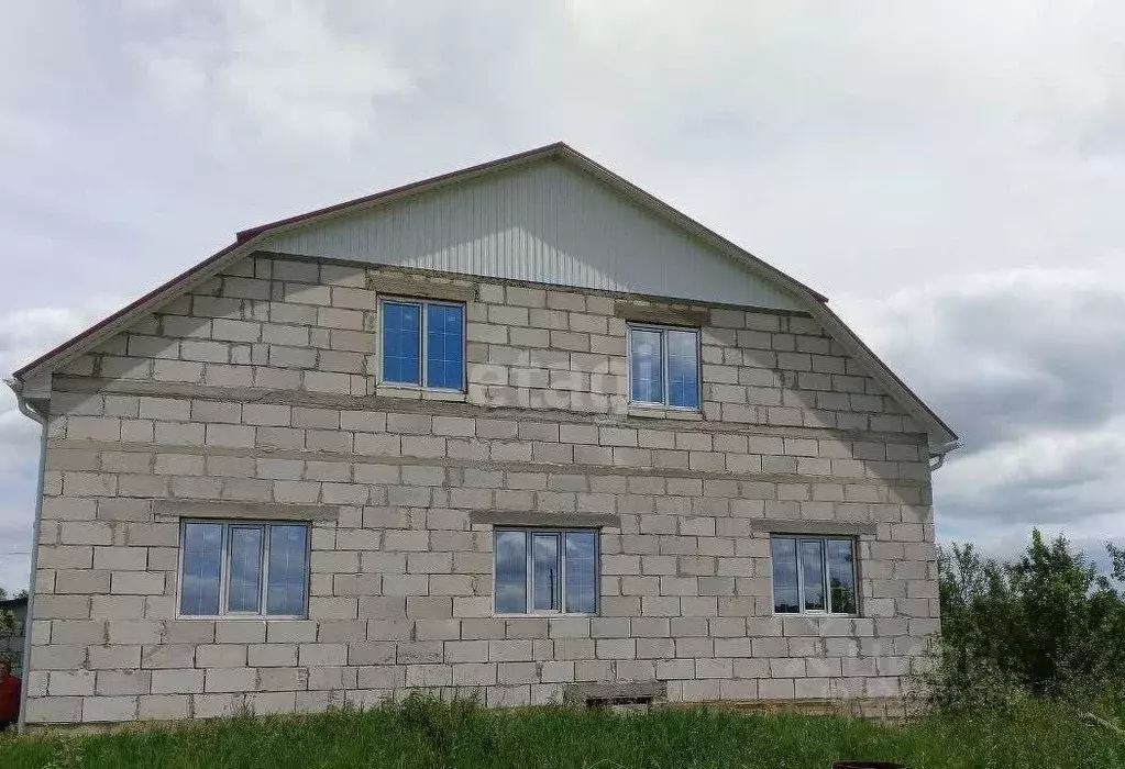 Дом в Липецкая область, Грязинский муниципальный округ, с. Ямань ул. ... - Фото 1