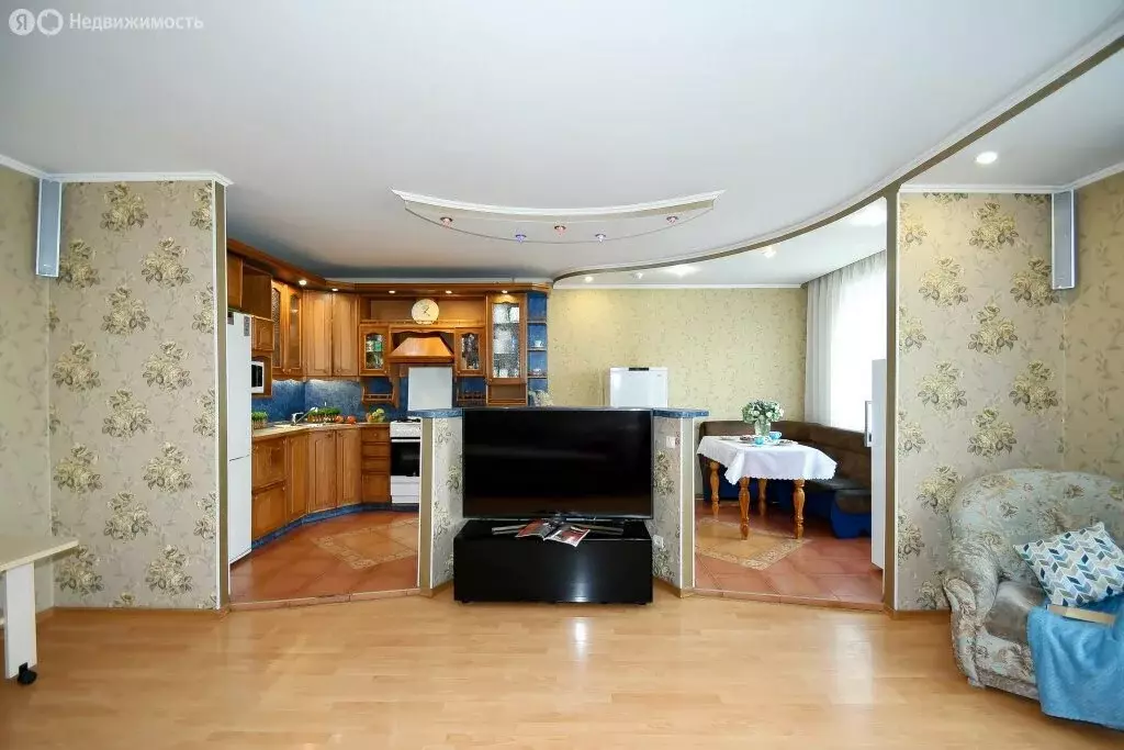 2-комнатная квартира: Омск, улица 25 лет Октября, 11 (78 м) - Фото 2