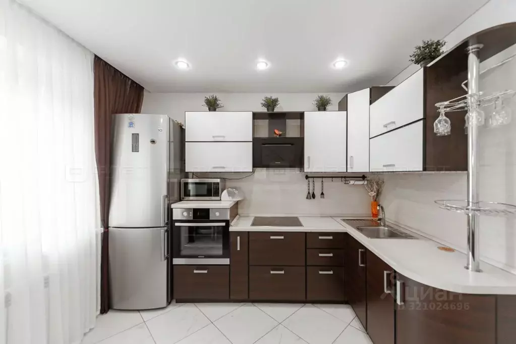 3-к кв. Татарстан, Казань просп. Универсиады, 16 (85.0 м) - Фото 1