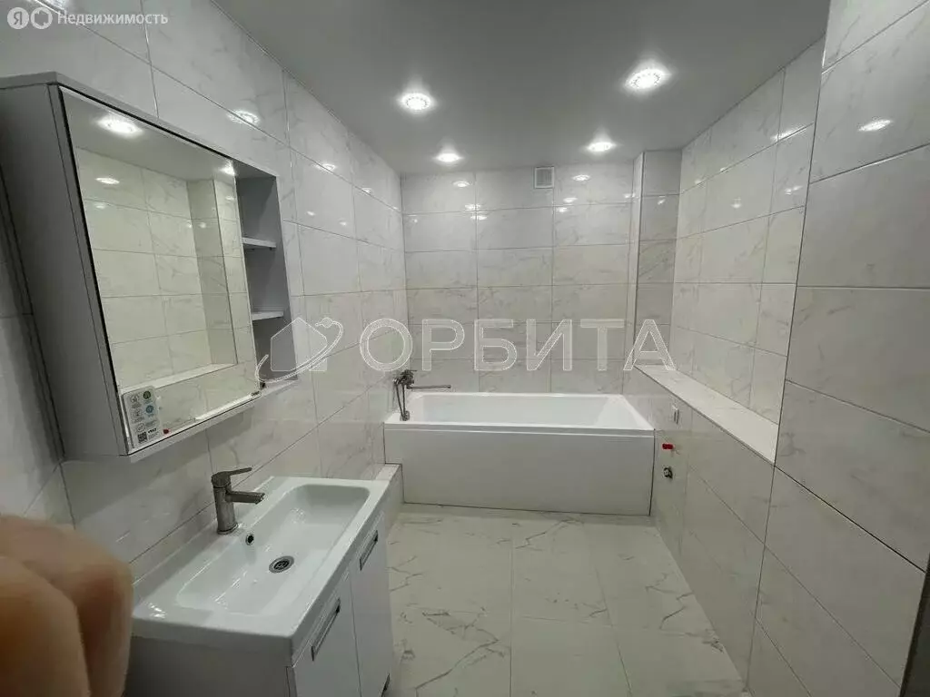 2-комнатная квартира: деревня Дударева, улица Созидателей, 11 (83.3 м) - Фото 0
