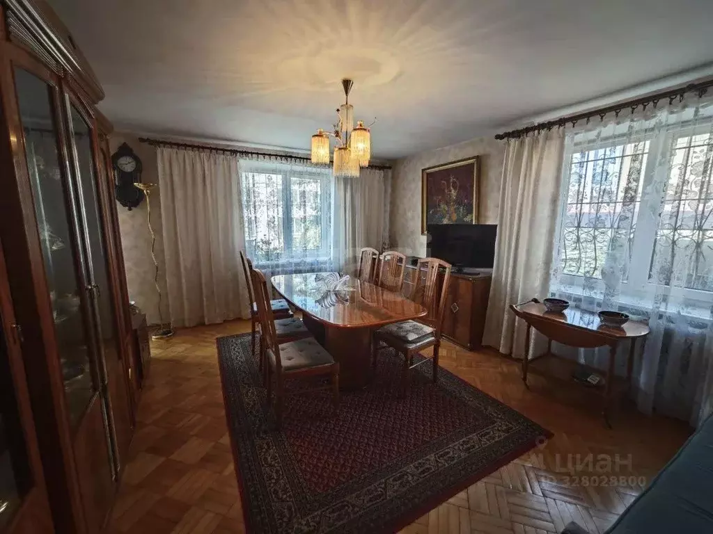 Дом в Крым, Симферополь ул. Маршала Рыбалко (214 м) - Фото 1