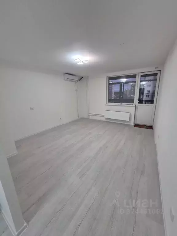 Студия Свердловская область, Екатеринбург ул. Рощинская, 21к2 (27.0 м) - Фото 1