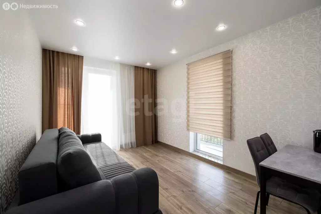 2-комнатная квартира: Тюмень, улица Республики, 205к1 (71 м) - Фото 1