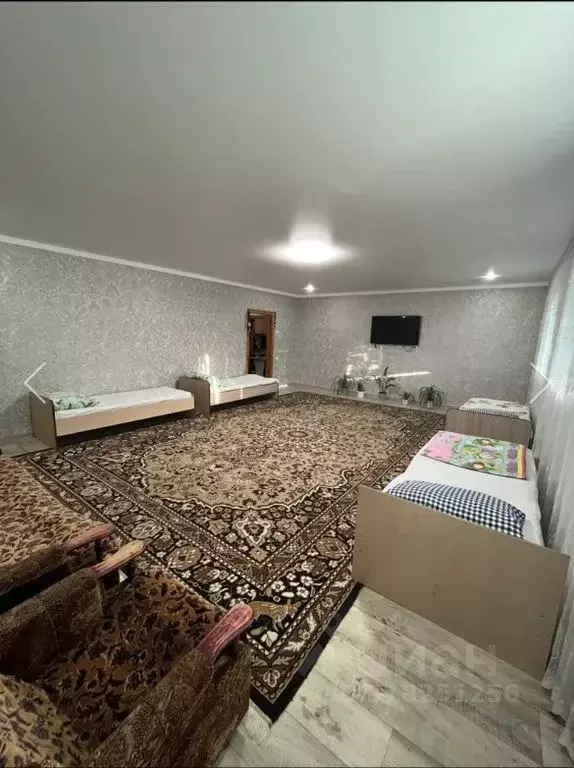 Дом в Оренбургская область, Соль-Илецк ул. Дружбы, 27 (100 м) - Фото 1