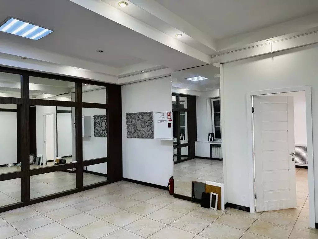 Офис в Волгоградская область, Волгоград ул. В.И. Ленина, 9 (40 м) - Фото 2