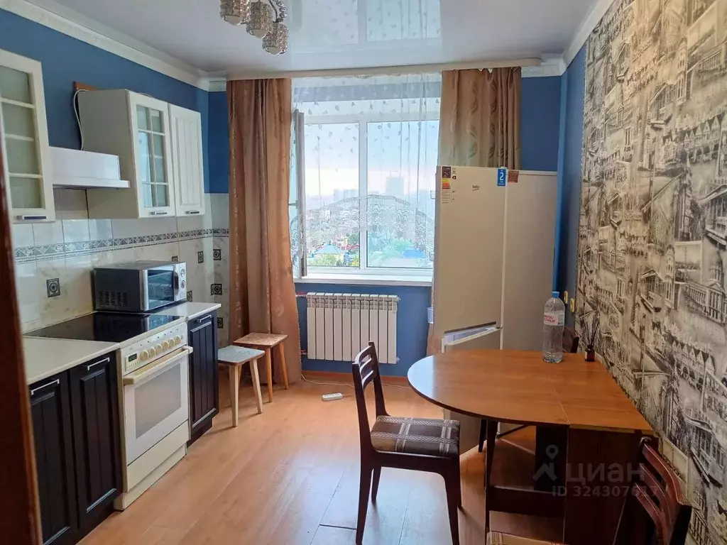 2-к кв. Тюменская область, Тюмень ул. Николая Чаплина, 115 (60.0 м) - Фото 1