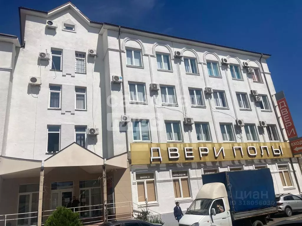 Торговая площадь в Краснодарский край, Туапсе ул. Гагарина, 7 (1108 м) - Фото 1