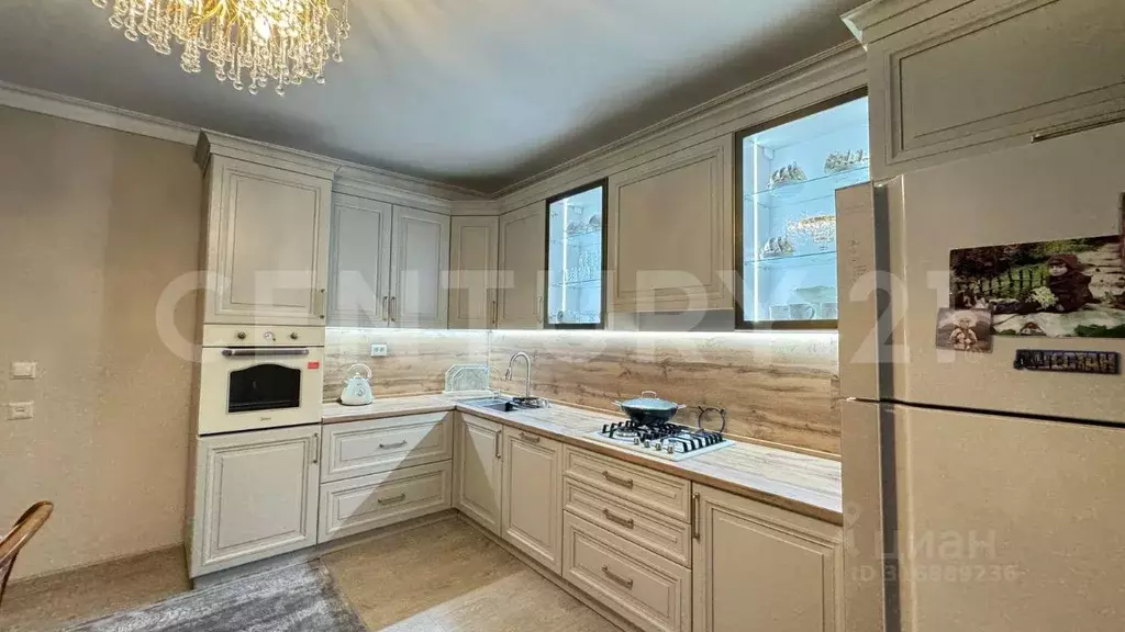 Дом в Дагестан, Махачкала ул. Тахо-Годи, 57 (200 м) - Фото 0