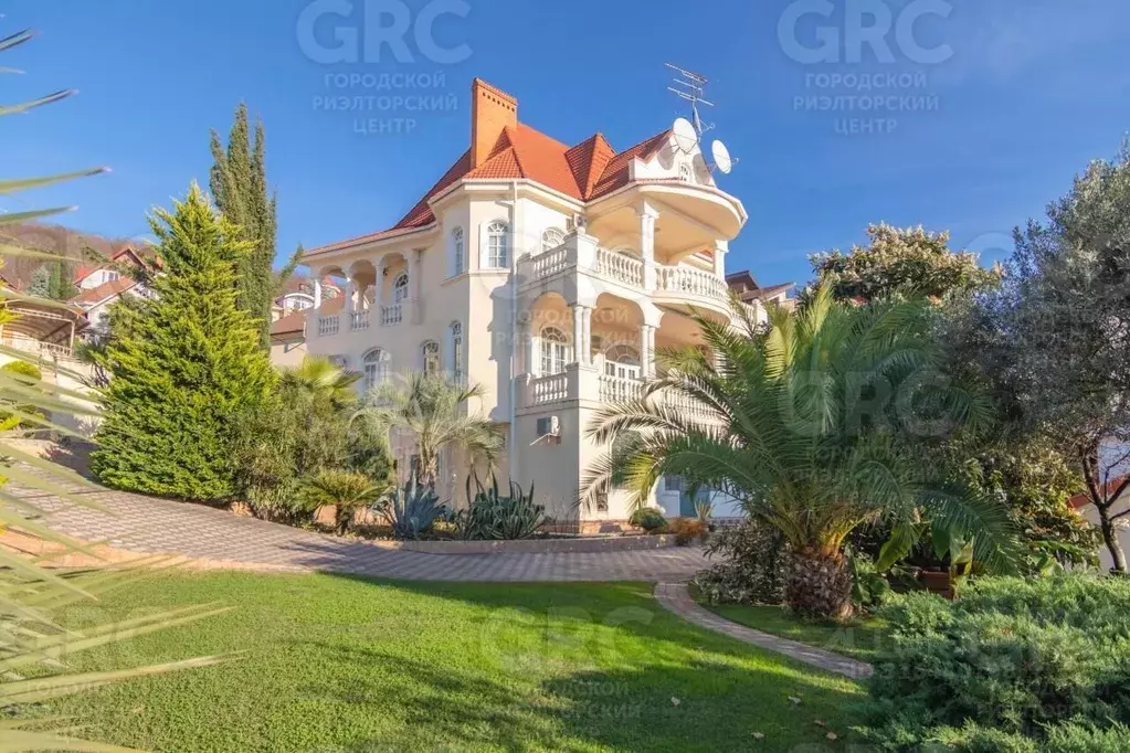 Дом в Краснодарский край, Сочи Курортный просп., 98/73Б (400 м) - Фото 0