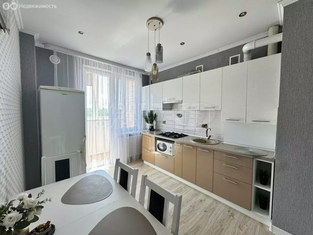 1-комнатная квартира: Калининград, Товарная улица, 14 (40 м) - Фото 0