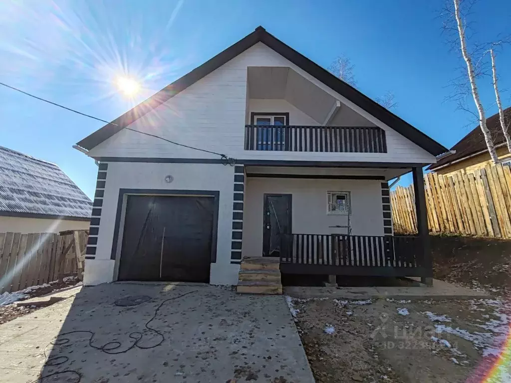 Дом в Иркутская область, Иркутский муниципальный округ, д. Карлук  ... - Фото 1