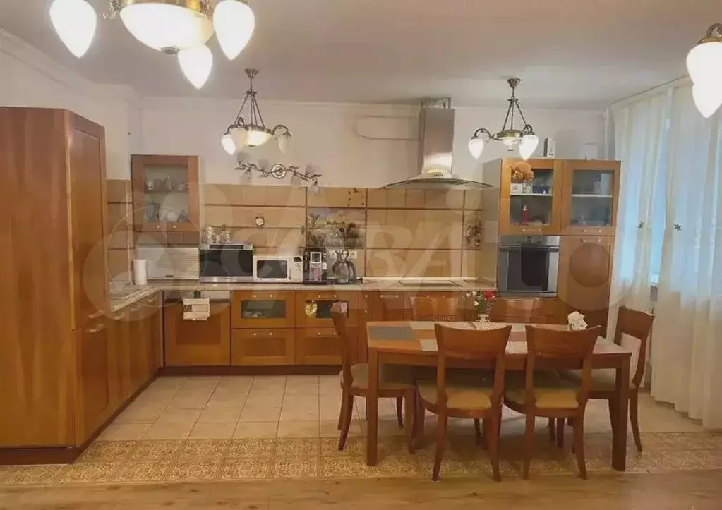 2-к. квартира, 135 м, 6/10 эт. - Фото 0