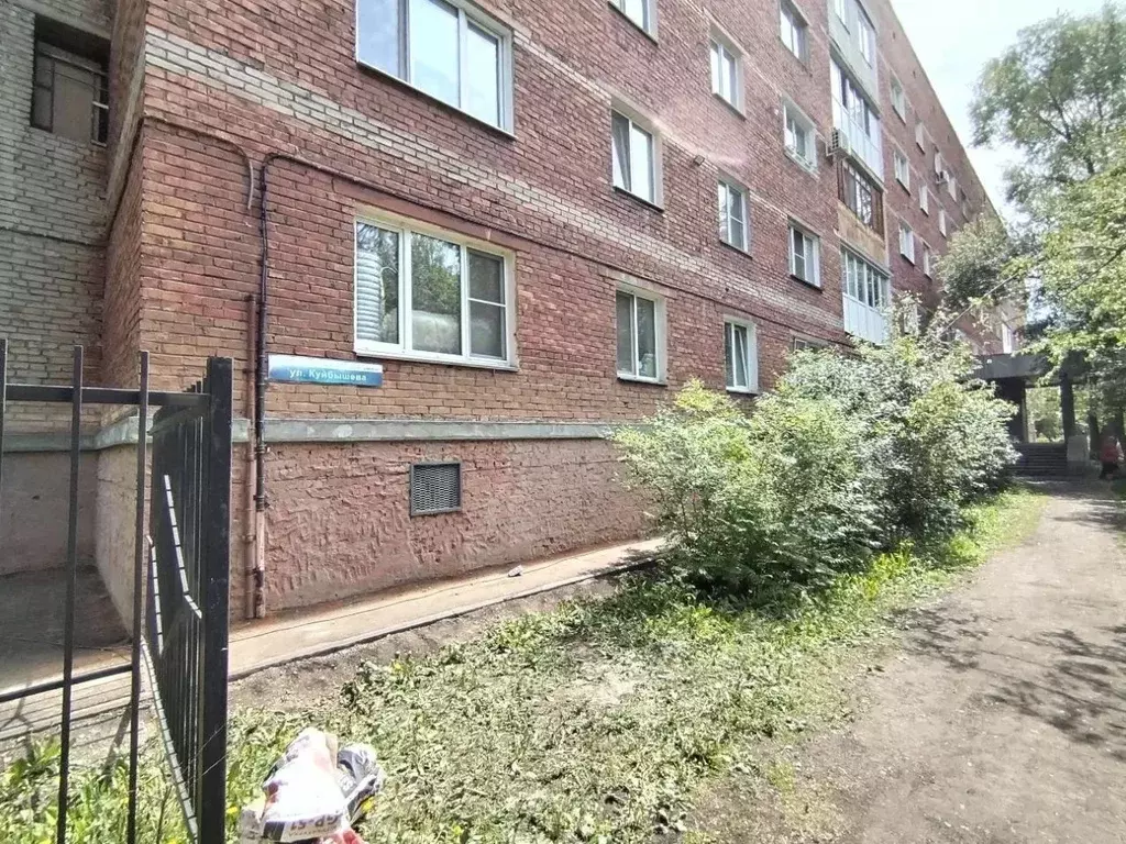 Комната Омская область, Омск ул. Куйбышева, 138а (13.3 м) - Фото 1