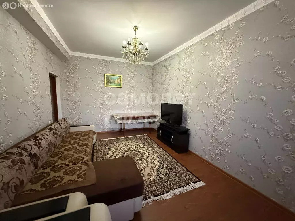 2-комнатная квартира: Махачкала, улица Селивантьева, 32 (60 м) - Фото 1