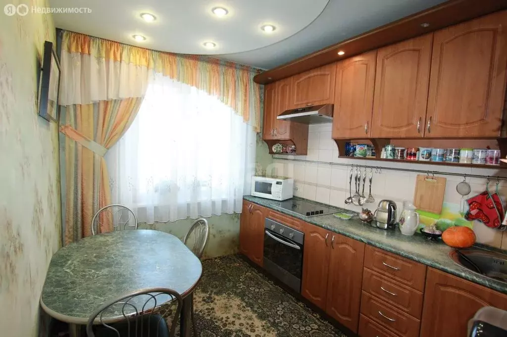 3-комнатная квартира: Челябинск, улица Захаренко, 1 (69 м) - Фото 2